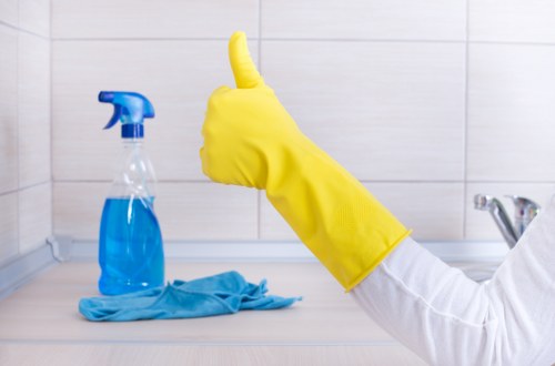 Deep cleaning a kitchen in Islington